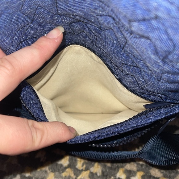 Vera Bradley x Shawn Johnson - ReActive Deluxe Tote + Pouch in Dark Blue Heather - Picture 6 of 11